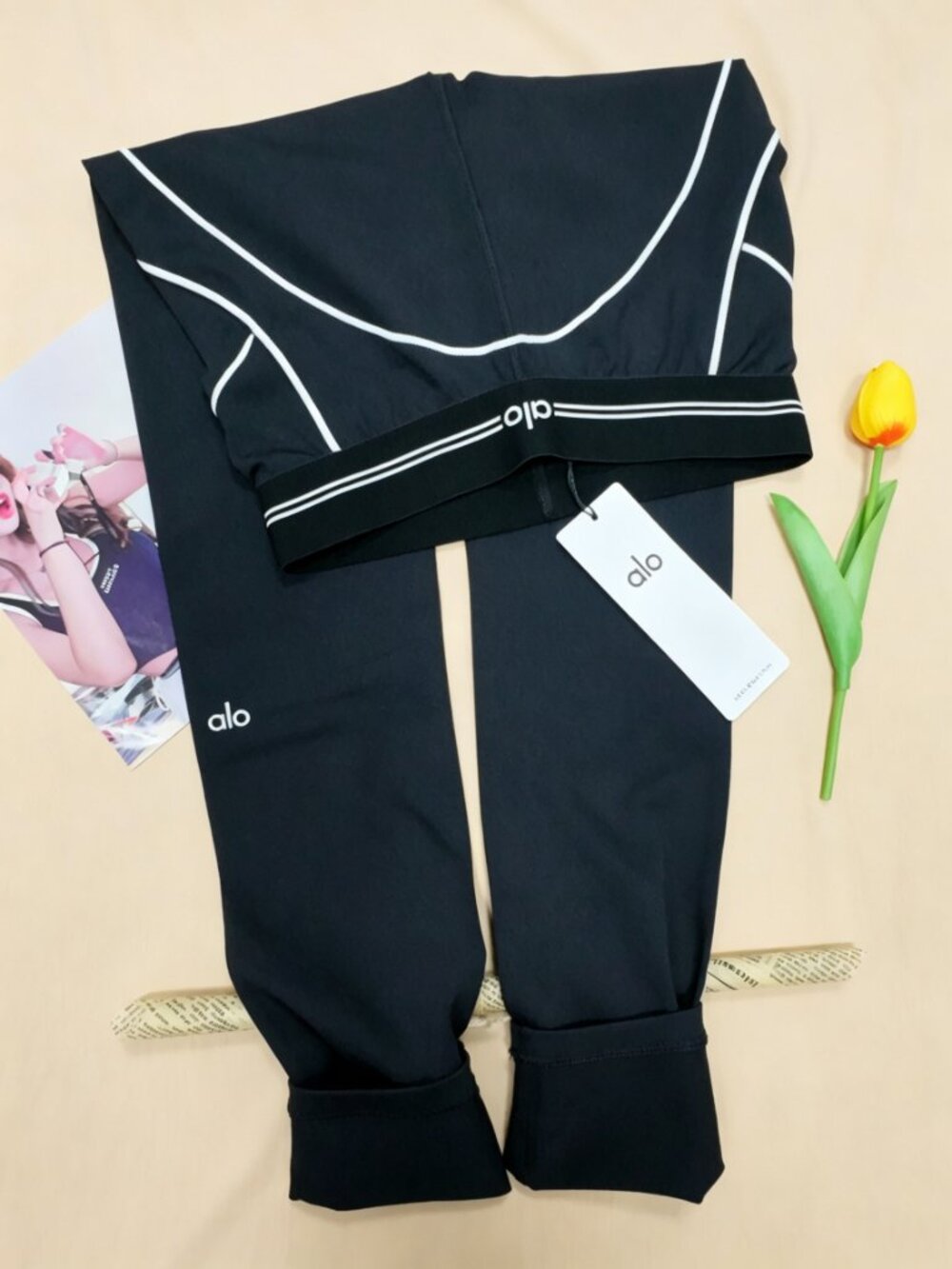 Nwt🏷️Alo Yoga Airbrush High-Waist Heart Throb Legging Black/White✨ - Picture 6 of 16